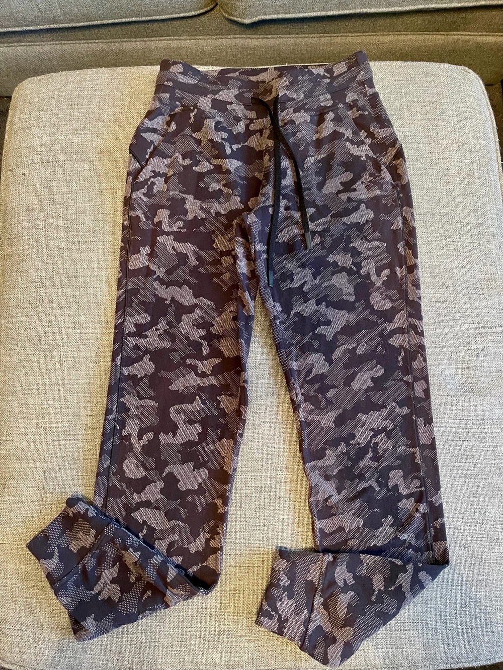 lululemon athletica Women's Black & Gray Camo Joggers